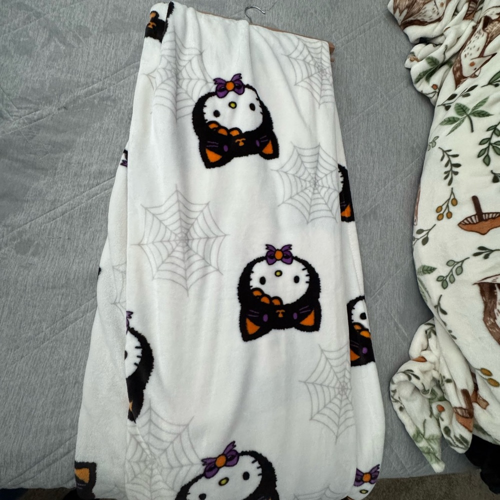 Hello Kitty White and Black Throw Blanket